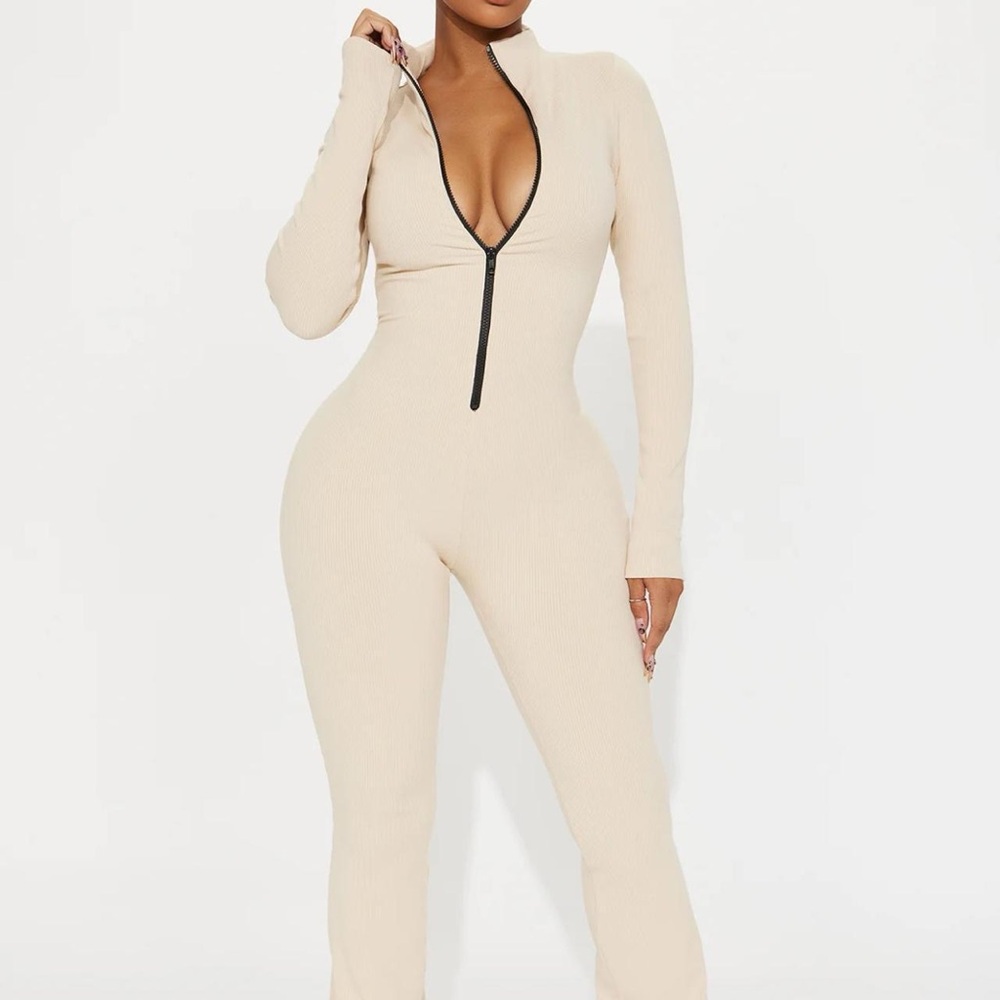 Fashion nova jumpsuit